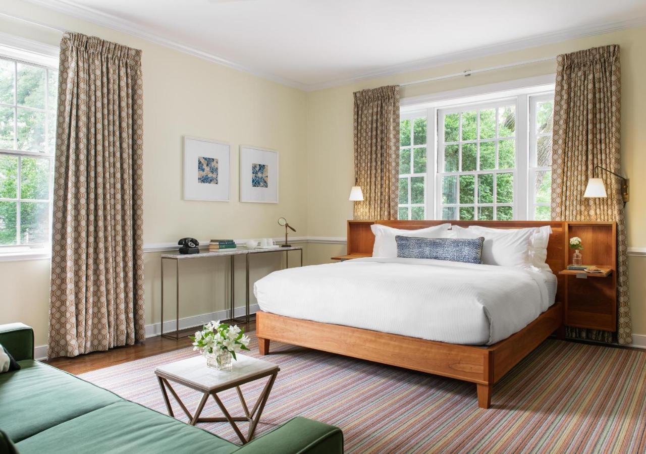 Oakhurst Inn Charlottesville Exteriör bild