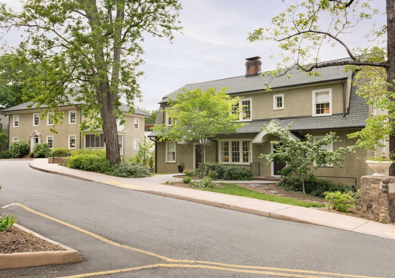 Oakhurst Inn Charlottesville Exteriör bild