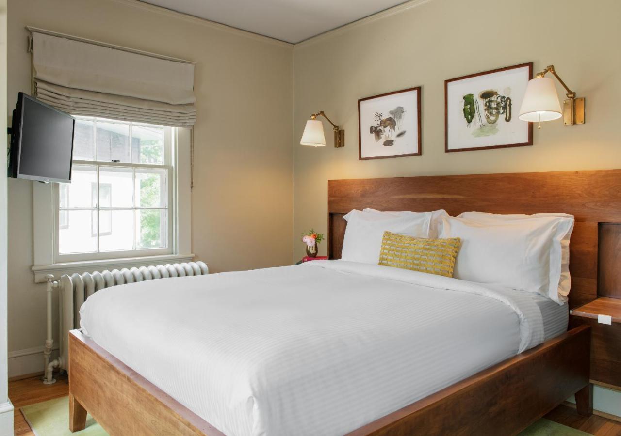 Oakhurst Inn Charlottesville Exteriör bild