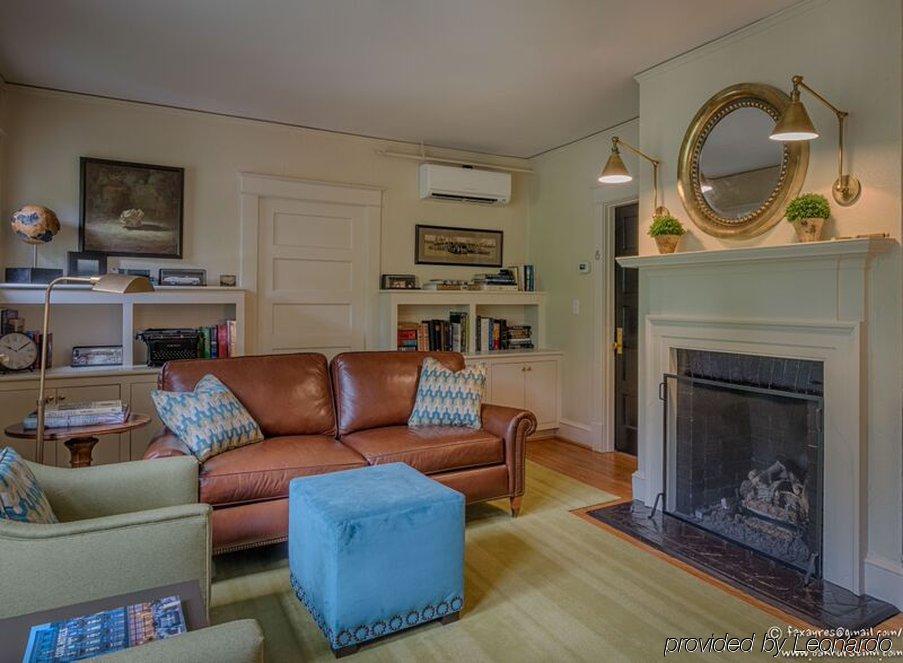 Oakhurst Inn Charlottesville Exteriör bild
